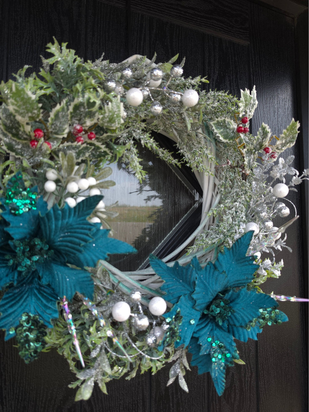 Holly Poinsetta