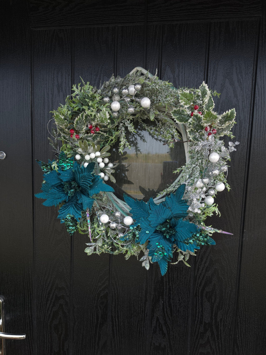Holly Poinsetta