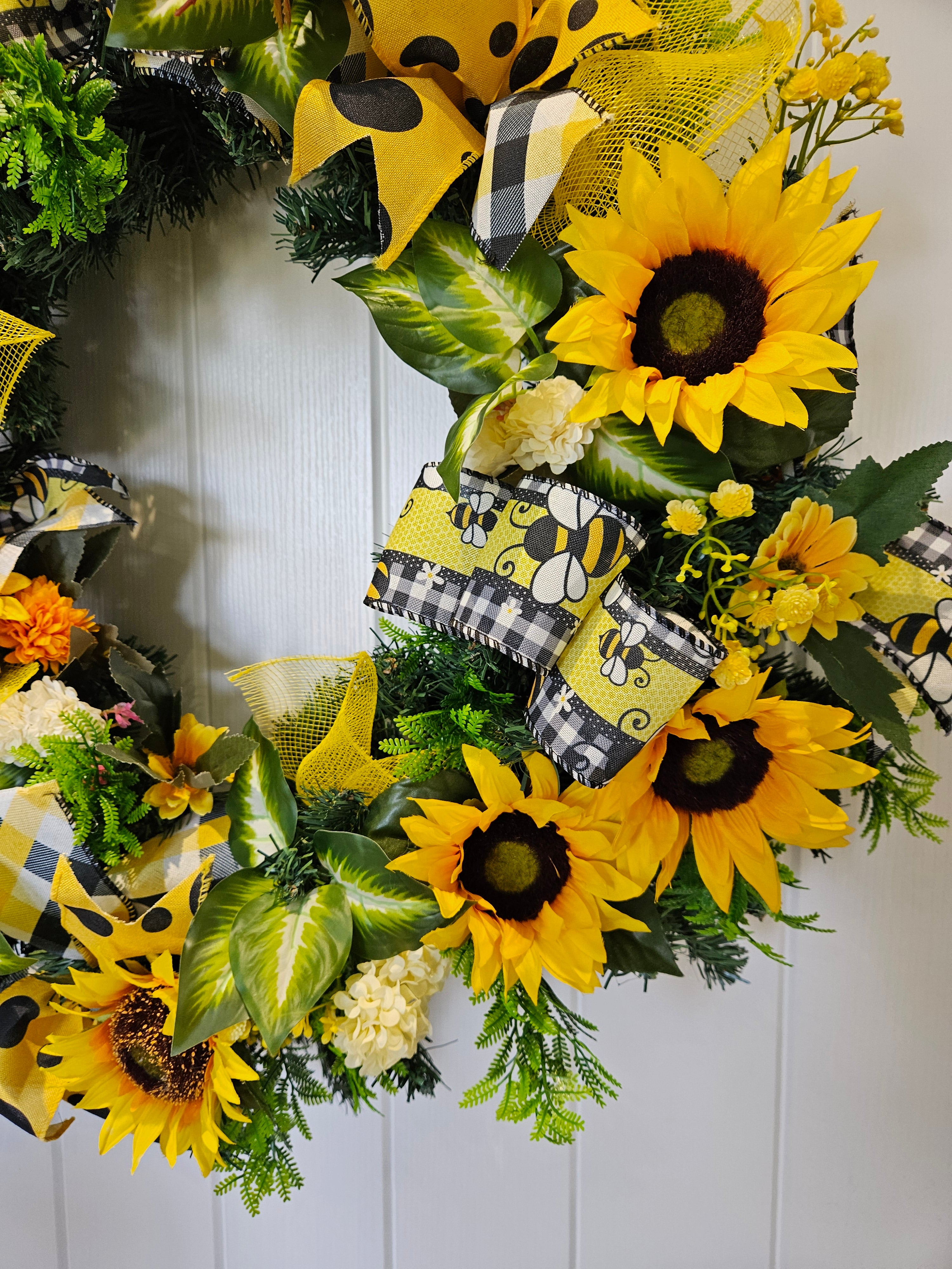 Bright as Anything and Full of Sunshine Energy – A Bold, Feel-Good Wreath That Brings the Colour and Lifts the Whole Street