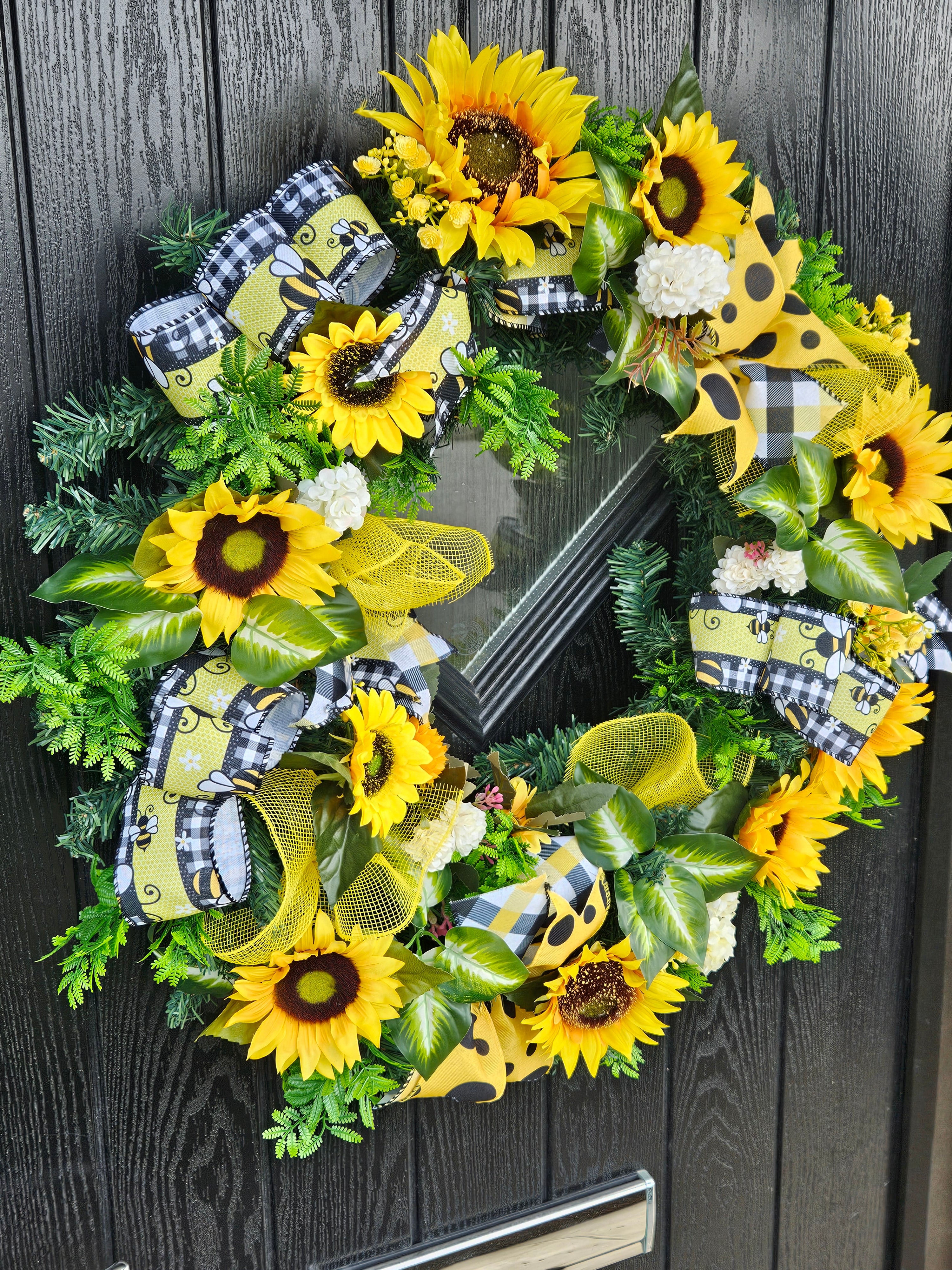 Bright as Anything and Full of Sunshine Energy – A Bold, Feel-Good Wreath That Brings the Colour and Lifts the Whole Street
