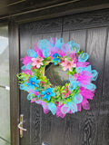 Bright, Loud and Not Here to Behave – A Full-On Colour Pop Wreath That Brings the Fun and Doesn’t Do Subtle