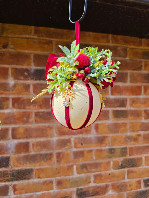 Bet & Blanche 15cm/10cm Bauble Set