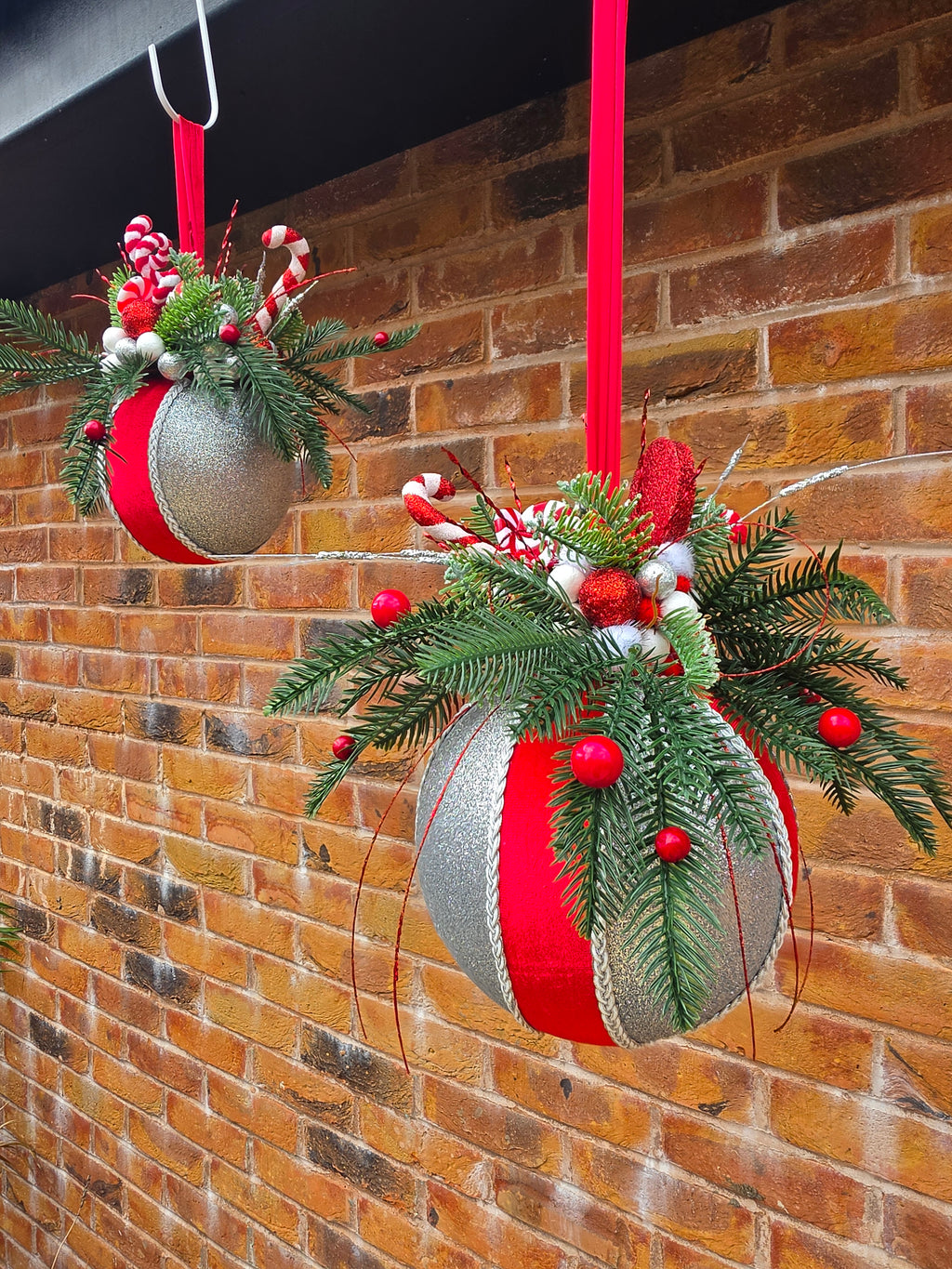 Candy Cane Crush Sister 15cm/20cm Bauble Set