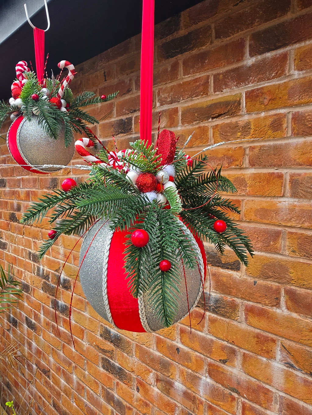 Candy Cane Crush Sister 15cm/20cm Bauble Set