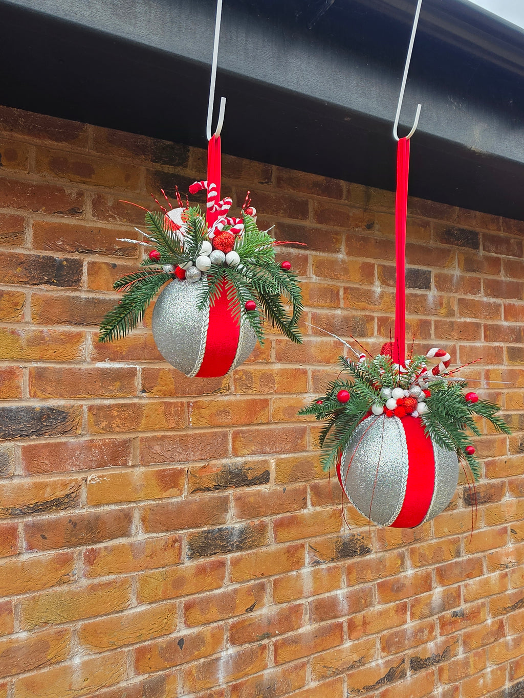 Candy Cane Crush Sister 15cm/20cm Bauble Set