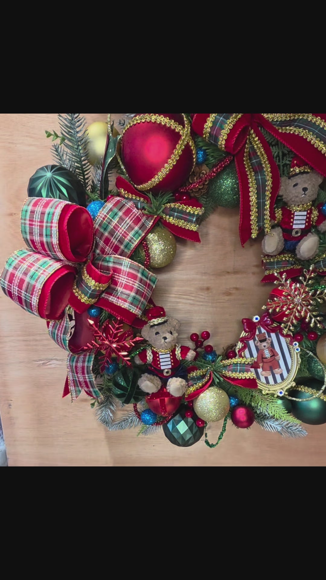 The Toy Soldiers - Luxury Teddy Bear Christmas Wreath